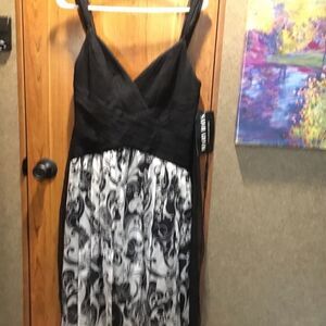 NWT Mary Bays/Victorian Royal Co.  Silk Dress Women’s Size 8. Black and White